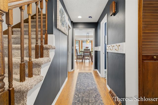 7976 Pine Edge Court, Alto, MI 49302