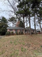 2929 Amity Garden Court, Charlotte, NC 28205