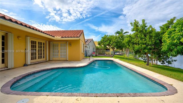 6255 Hawkes Bluff Ave, Davie, FL 33331