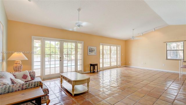 6255 Hawkes Bluff Ave, Davie, FL 33331