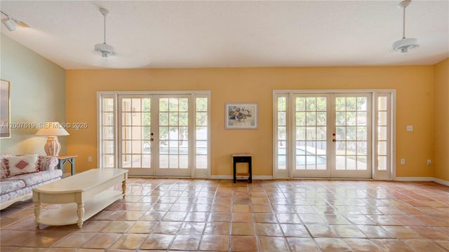 6255 Hawkes Bluff Ave, Davie, FL 33331