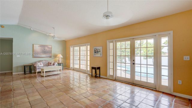 6255 Hawkes Bluff Ave, Davie, FL 33331