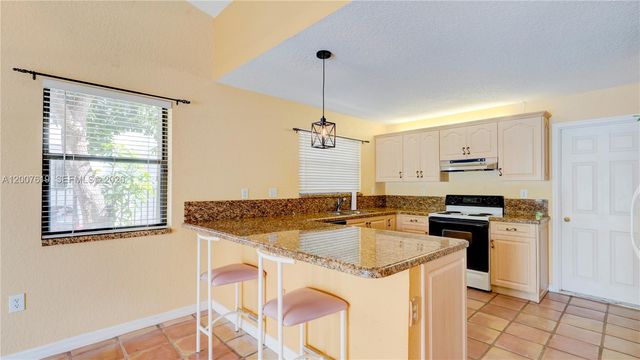 6255 Hawkes Bluff Ave, Davie, FL 33331