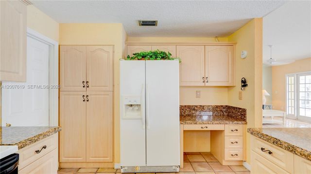 6255 Hawkes Bluff Ave, Davie, FL 33331