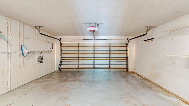 6255 Hawkes Bluff Ave, Davie, FL 33331