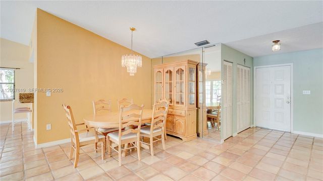 6255 Hawkes Bluff Ave, Davie, FL 33331