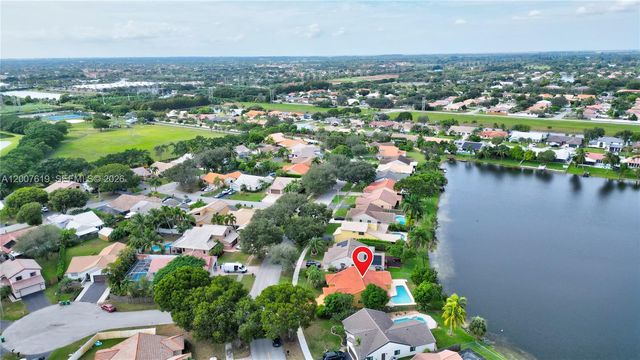 6255 Hawkes Bluff Ave, Davie, FL 33331