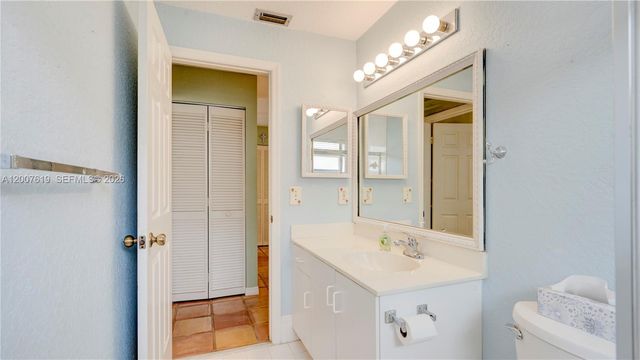 6255 Hawkes Bluff Ave, Davie, FL 33331