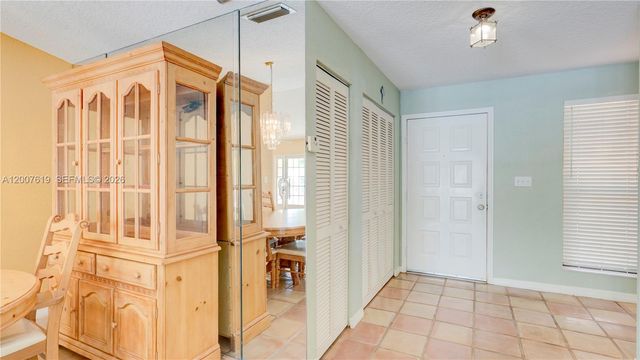6255 Hawkes Bluff Ave, Davie, FL 33331