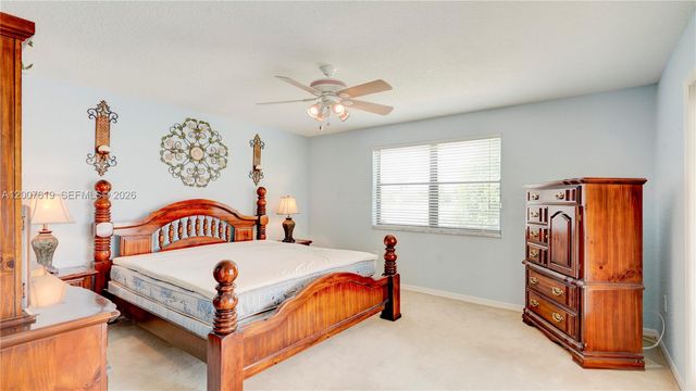 6255 Hawkes Bluff Ave, Davie, FL 33331