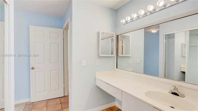 6255 Hawkes Bluff Ave, Davie, FL 33331