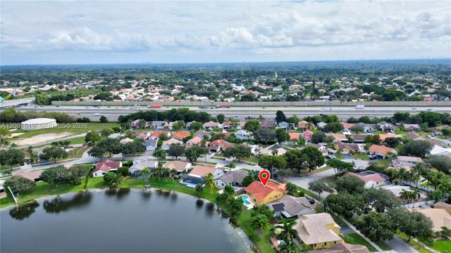 6255 Hawkes Bluff Ave, Davie, FL 33331