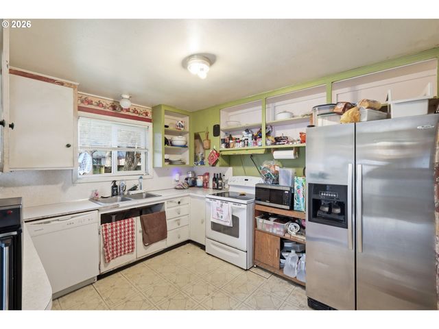 1012 7TH St, Springfield, OR 97477