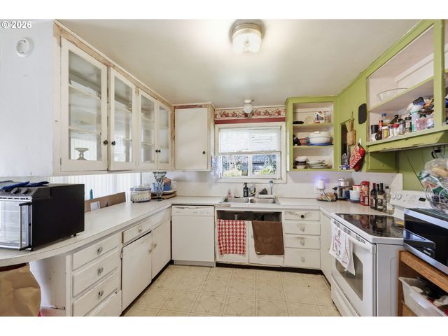 1012 7TH St, Springfield, OR 97477