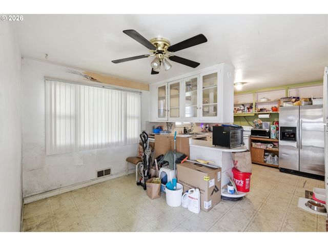 1012 7TH St, Springfield, OR 97477