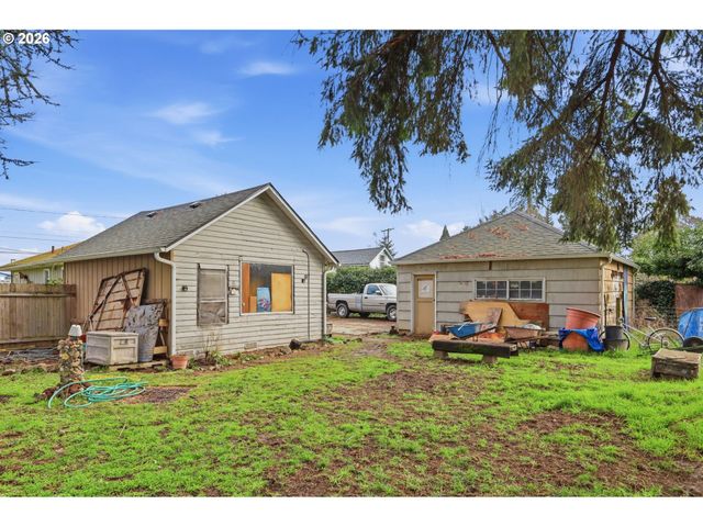 1012 7TH St, Springfield, OR 97477