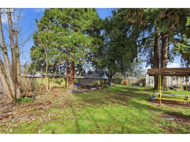 1012 7TH St, Springfield, OR 97477