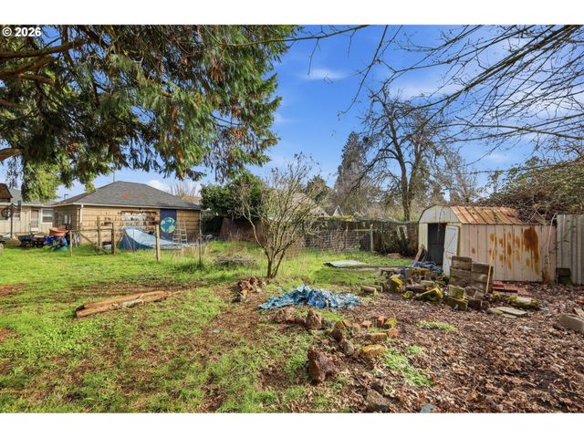 1012 7TH St, Springfield, OR 97477