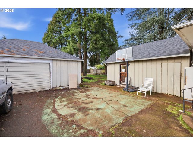 1012 7TH St, Springfield, OR 97477