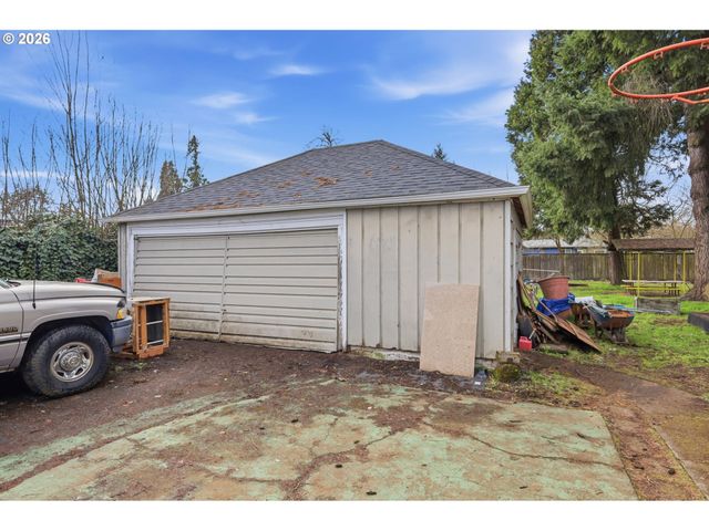 1012 7TH St, Springfield, OR 97477