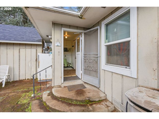 1012 7TH St, Springfield, OR 97477