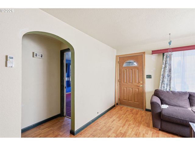 1012 7TH St, Springfield, OR 97477