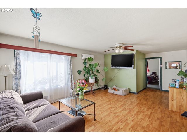 1012 7TH St, Springfield, OR 97477