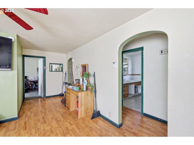 1012 7TH St, Springfield, OR 97477