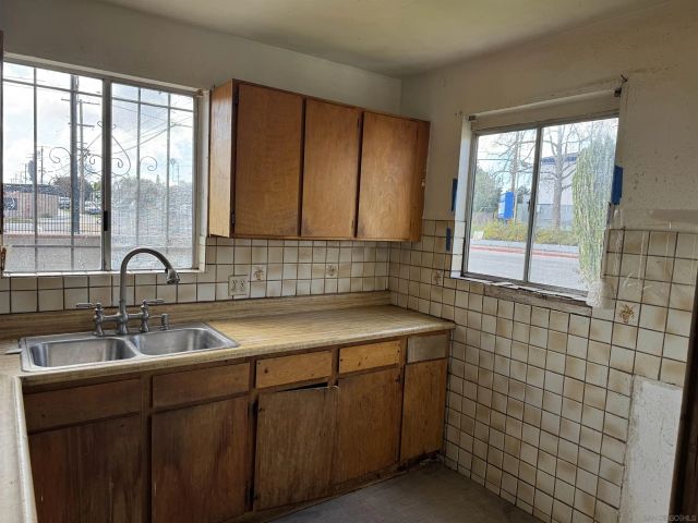 2757 Ulric St, San Diego, CA 92111