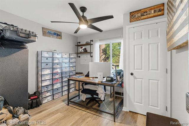 1442 N Packard Avenue, Burton, MI 48509