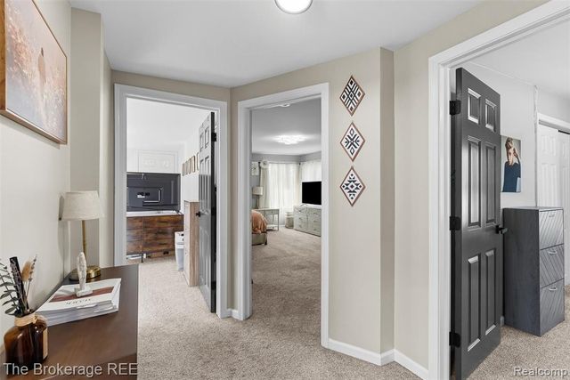 1442 N Packard Avenue, Burton, MI 48509