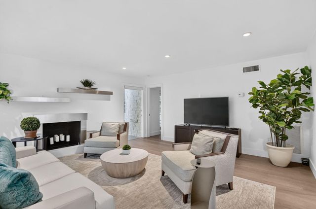 335 NE 7th Street, Boca Raton, FL 33432