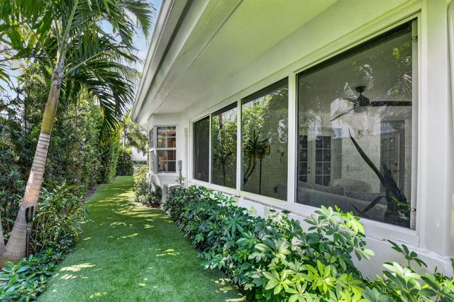 335 NE 7th Street, Boca Raton, FL 33432