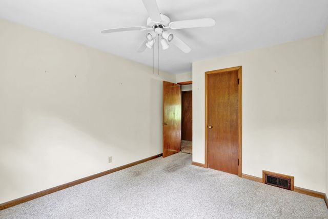 5 Reservoir Road, Norwich, CT 06360