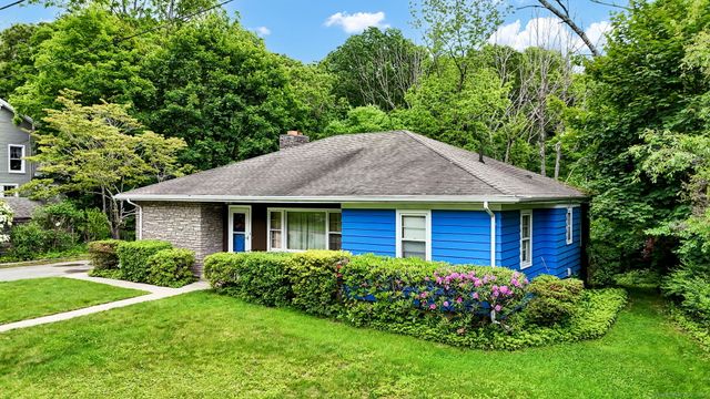 5 Reservoir Road, Norwich, CT 06360