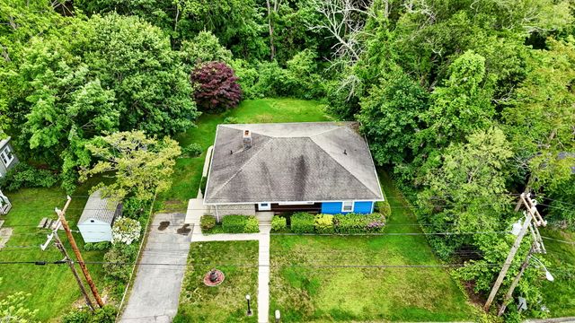5 Reservoir Road, Norwich, CT 06360