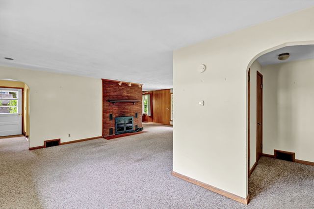 5 Reservoir Road, Norwich, CT 06360