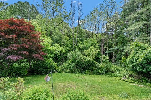 5 Reservoir Road, Norwich, CT 06360