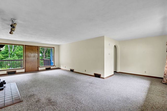 5 Reservoir Road, Norwich, CT 06360