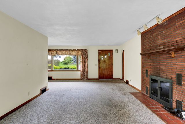5 Reservoir Road, Norwich, CT 06360