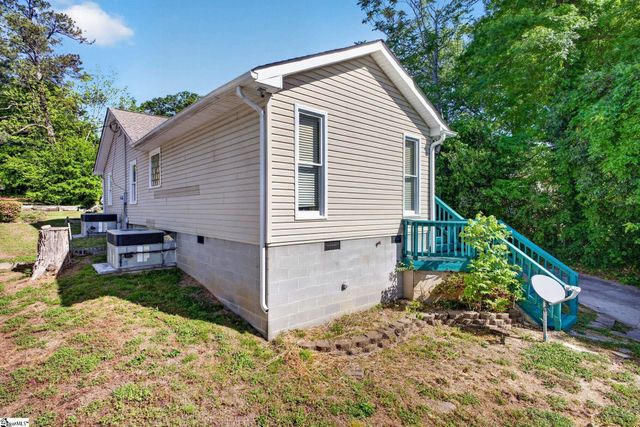 104 Buddin Street, Easley, SC 29640