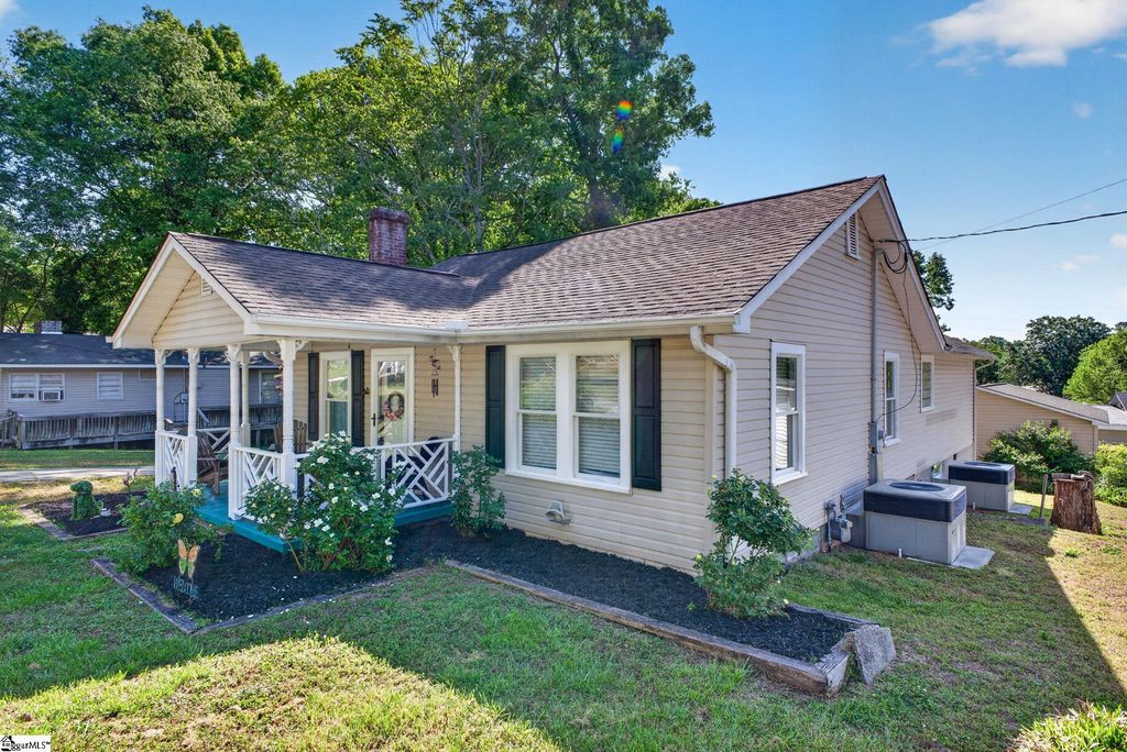 104 Buddin Street, Easley, SC 29640