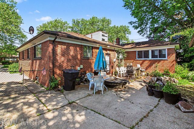20060 Saint Marys Street, Detroit, MI 48235
