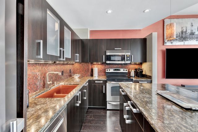 600 12th Ave S Apt 1509, Nashville, TN 37203