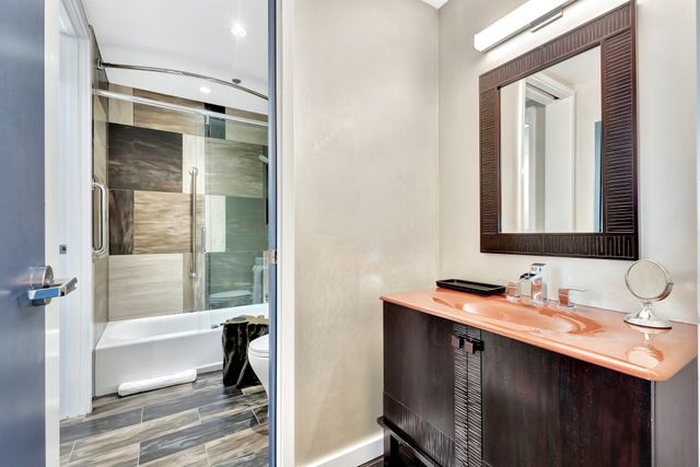 600 12th Ave S Apt 1509, Nashville, TN 37203