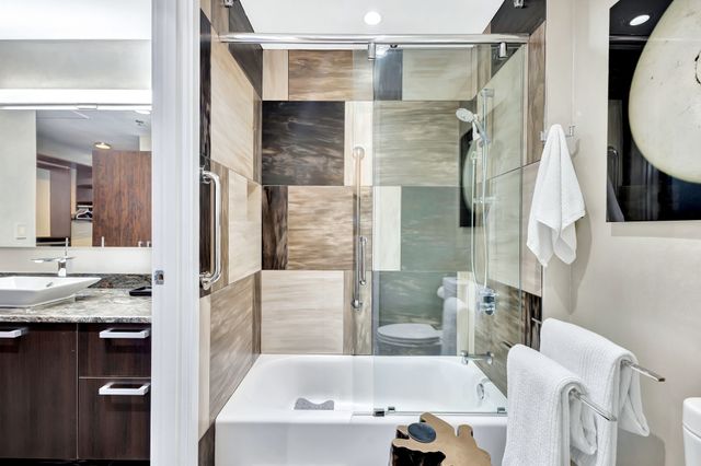 600 12th Ave S Apt 1509, Nashville, TN 37203