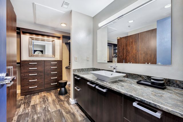 600 12th Ave S Apt 1509, Nashville, TN 37203