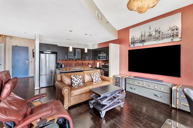 600 12th Ave S Apt 1509, Nashville, TN 37203
