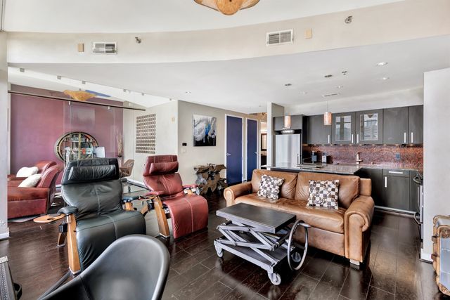 600 12th Ave S Apt 1509, Nashville, TN 37203