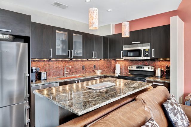 600 12th Ave S Apt 1509, Nashville, TN 37203